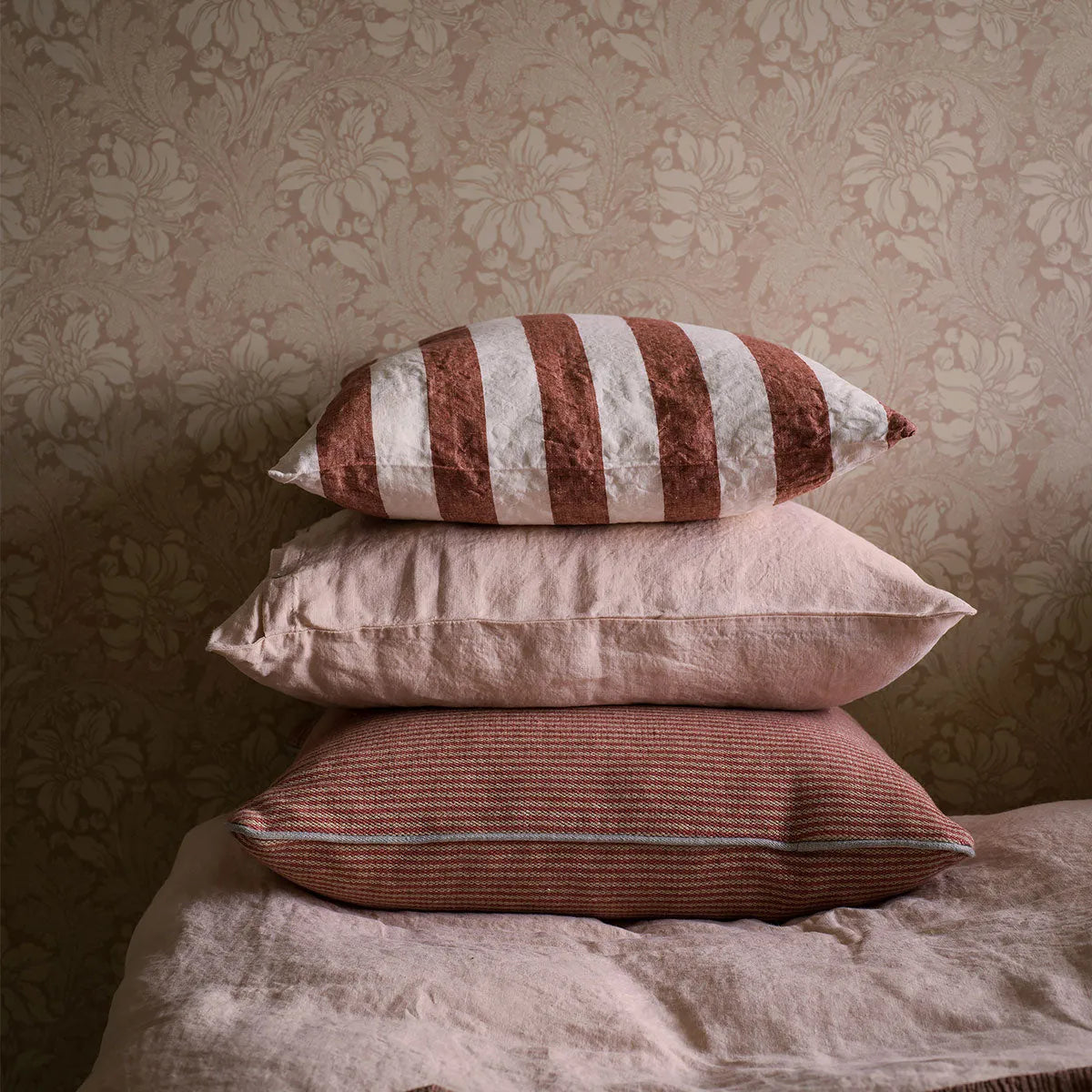 Acanthus Wallpaper - Borastapeter