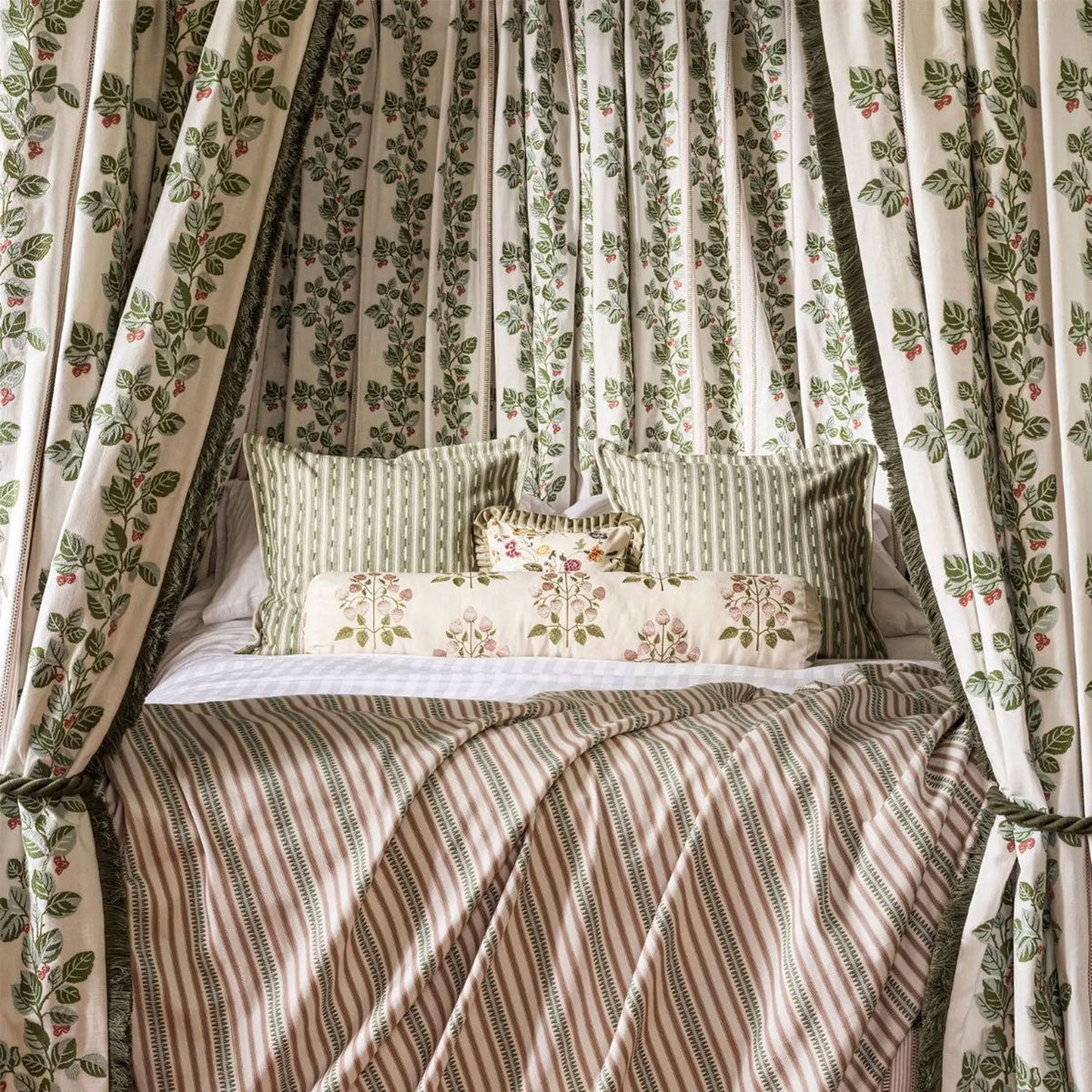 Barneby Stripe Fabric - Sanderson