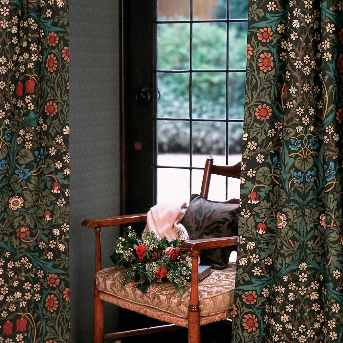 Blackthorn Green Fabric - Morris & Co