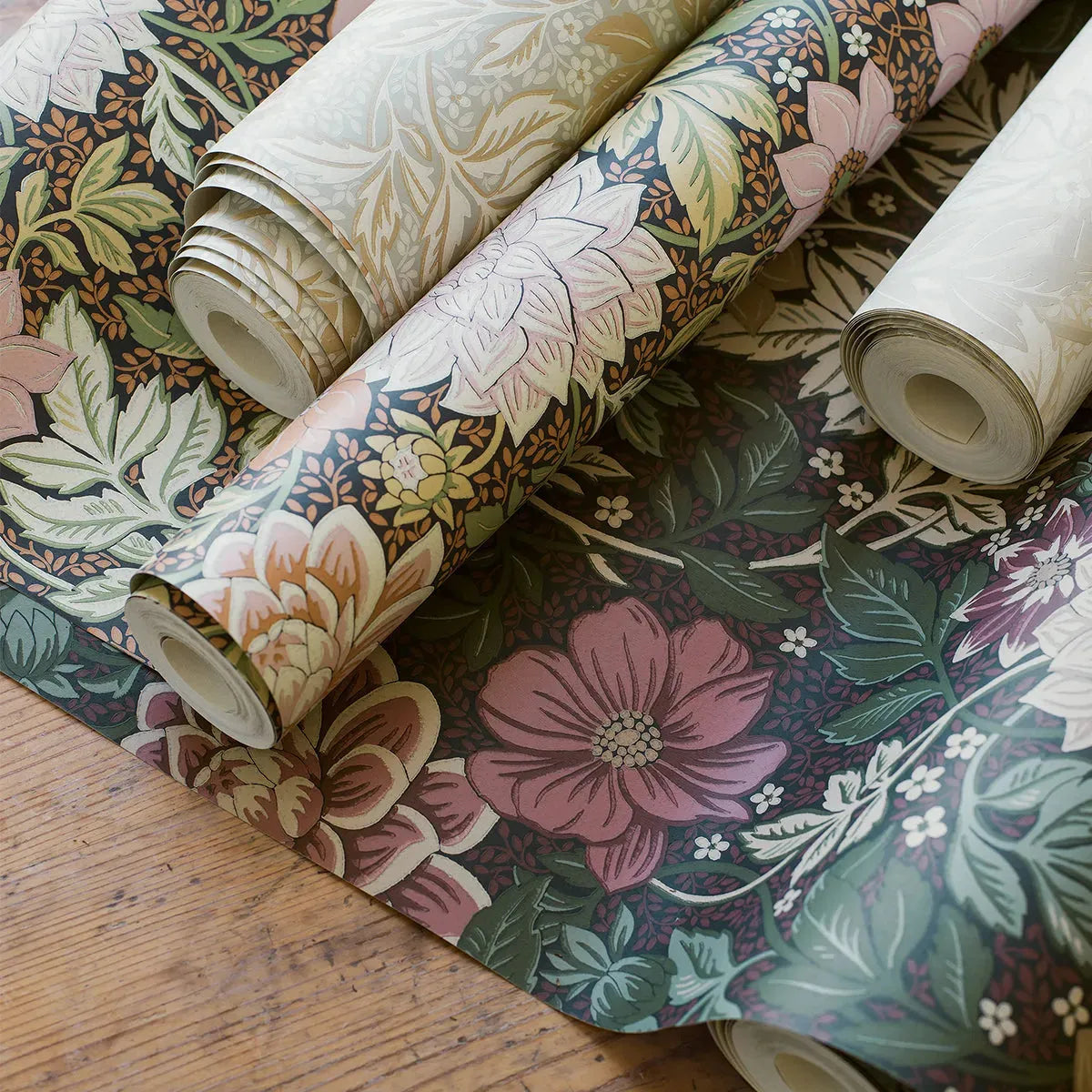 Dahlia Garden Wallpaper - Borastapeter