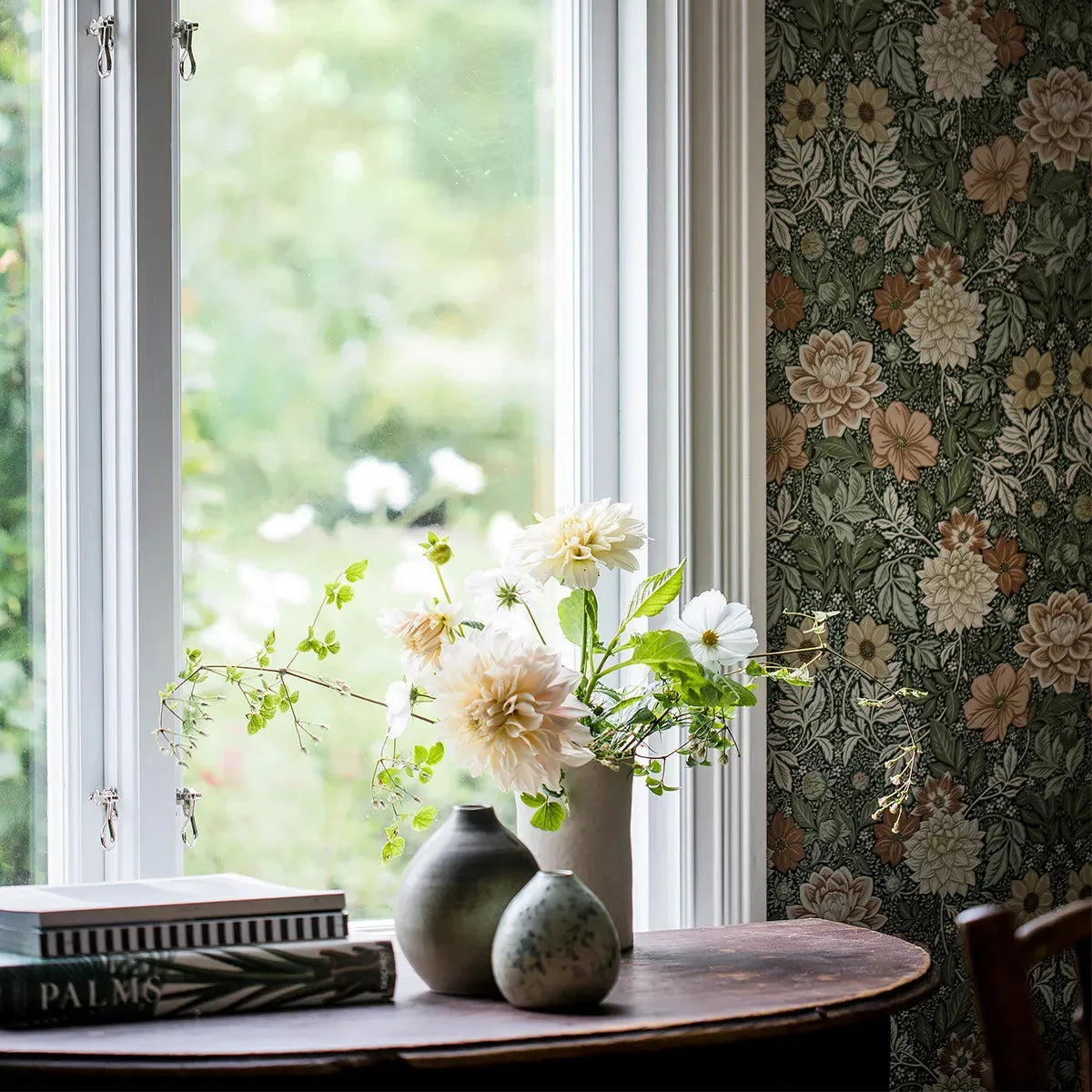 Dahlia Garden Wallpaper - Borastapeter