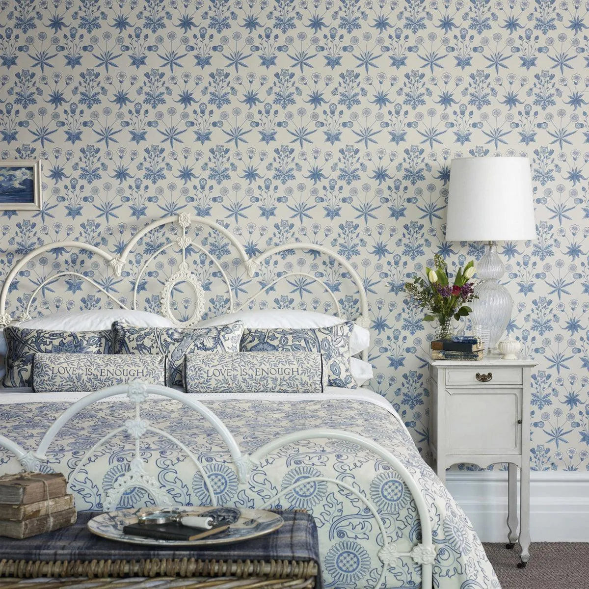 Daisy Wallpaper - Morris & Co