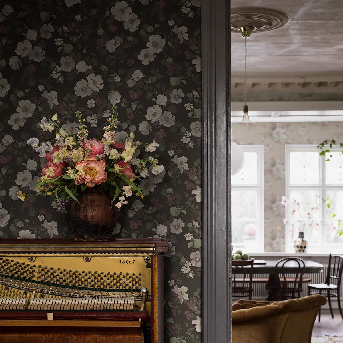 Enchanting Flower Wallpaper - Borastapeter