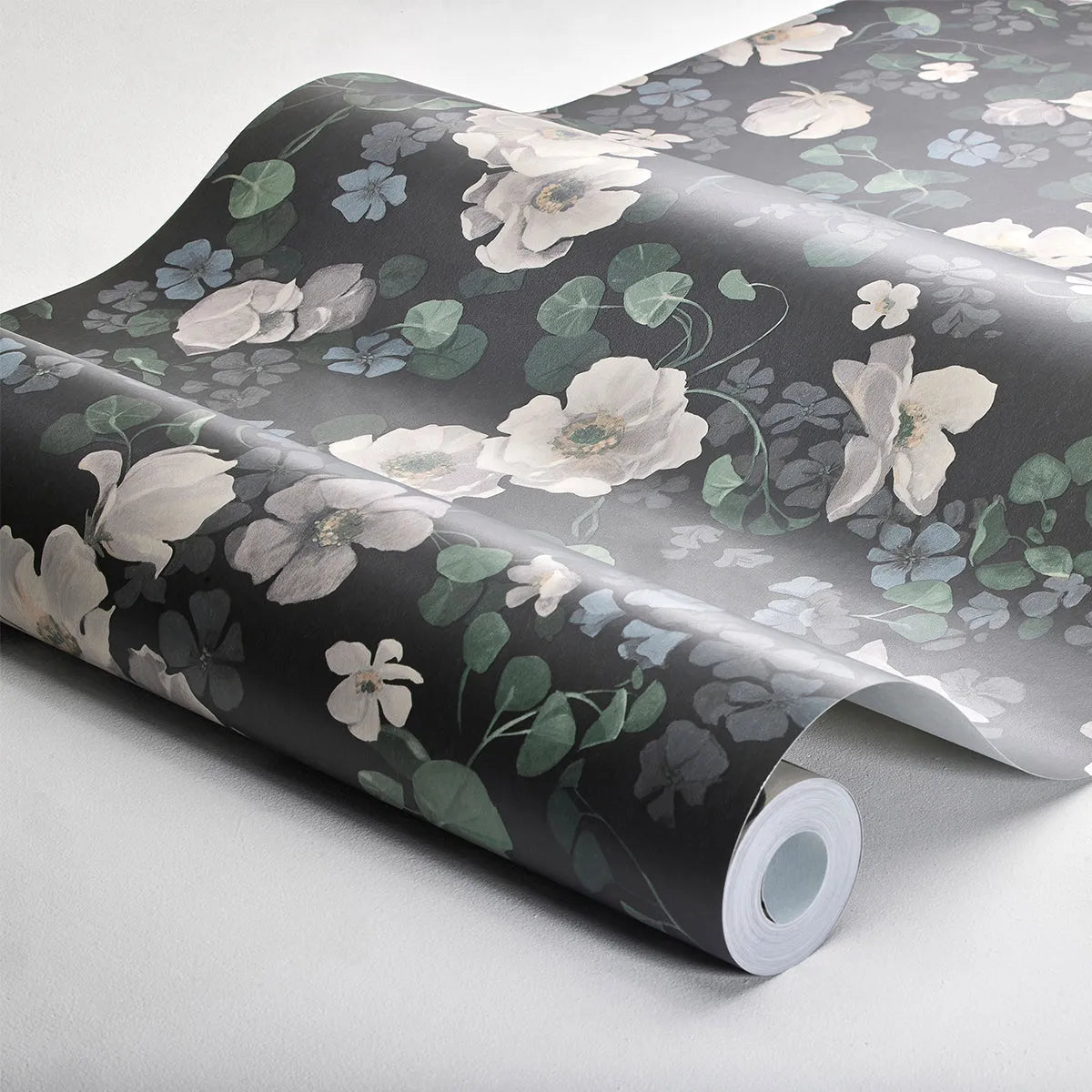 Enchanting Flower Wallpaper - Borastapeter