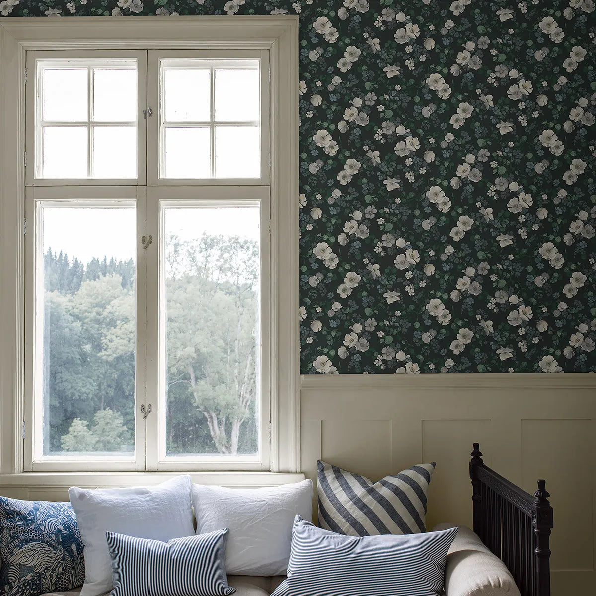 Enchanting Flower Wallpaper - Borastapeter