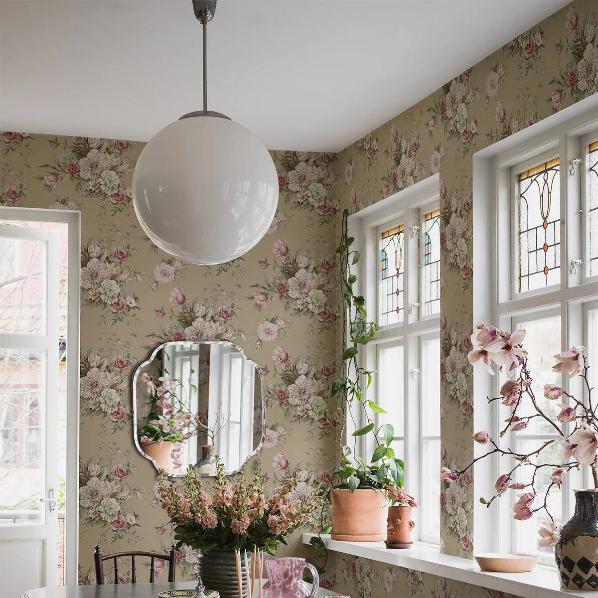 Floral Charm Wallpaper - Borastapeter