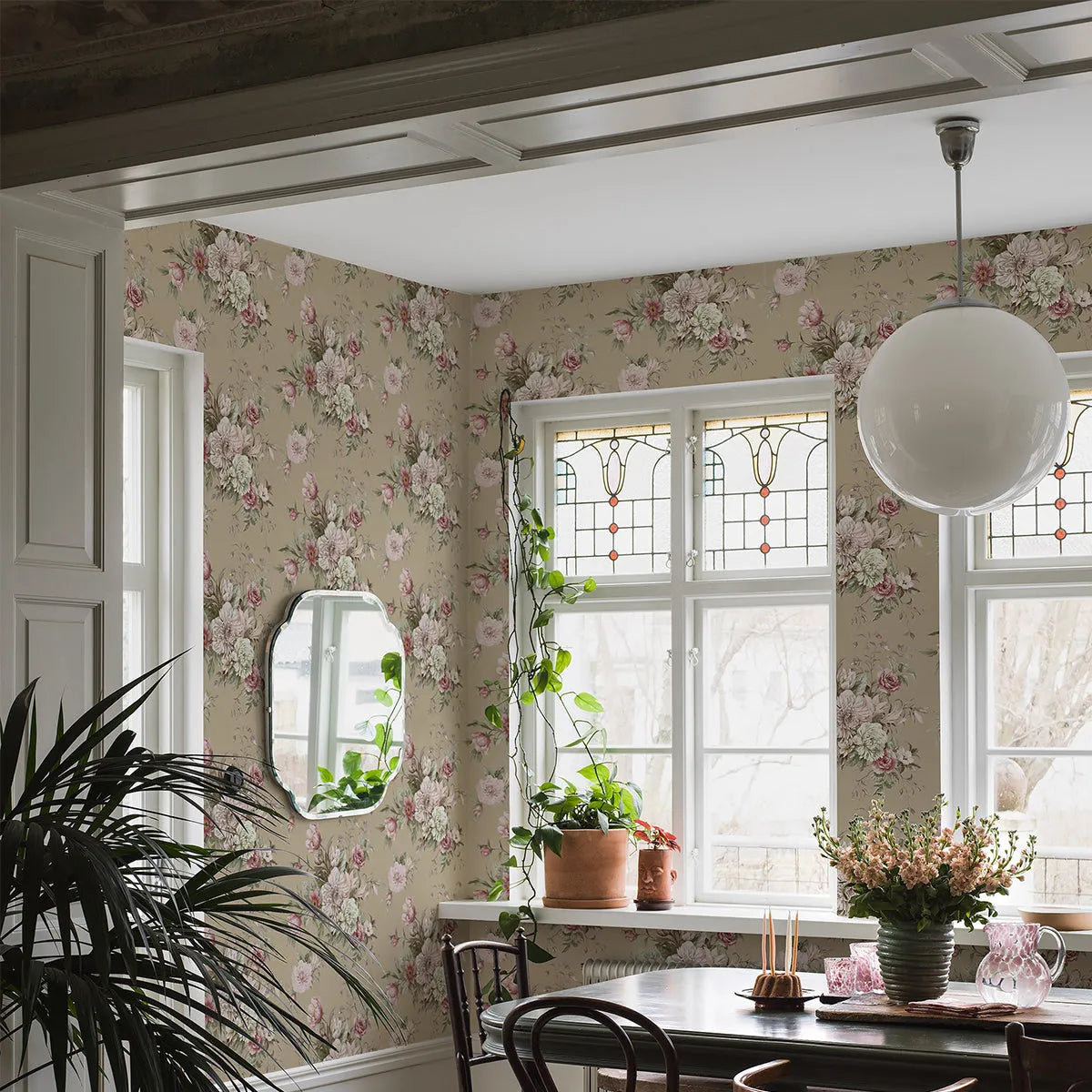 Floral Charm Wallpaper - Borastapeter