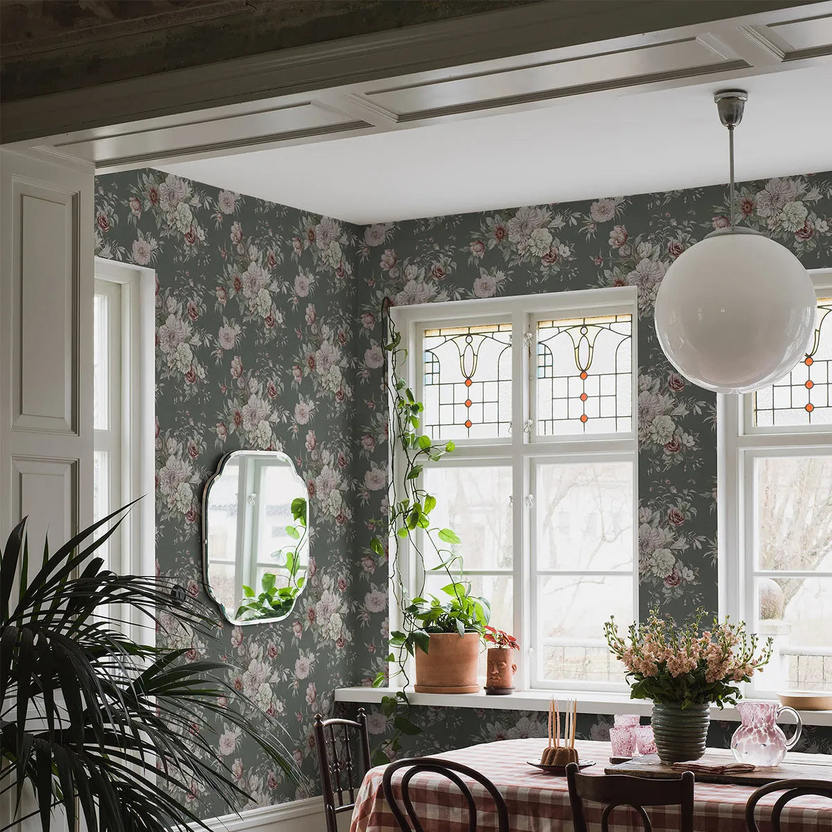 Floral Charm Wallpaper - Borastapeter