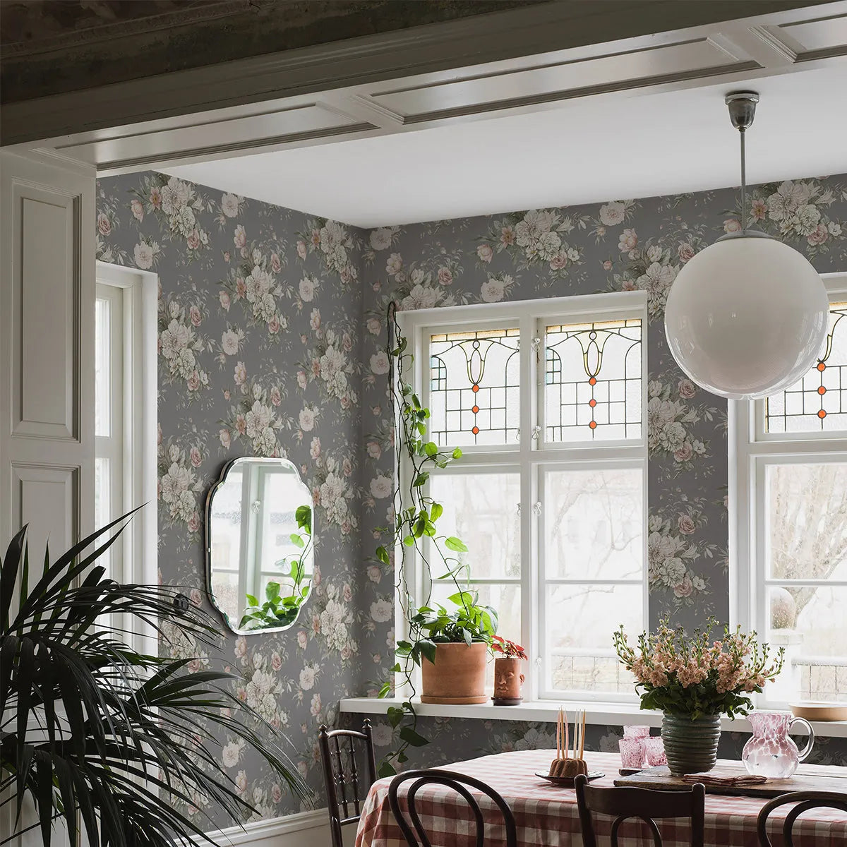 Floral Charm Wallpaper - Borastapeter