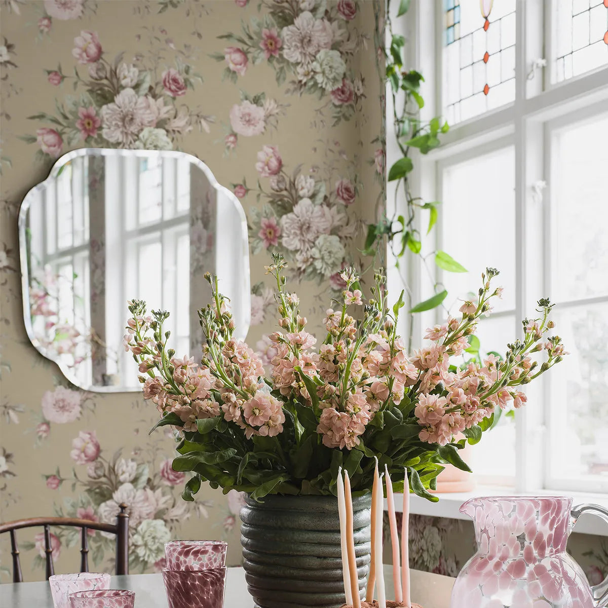 Floral Charm Wallpaper - Borastapeter