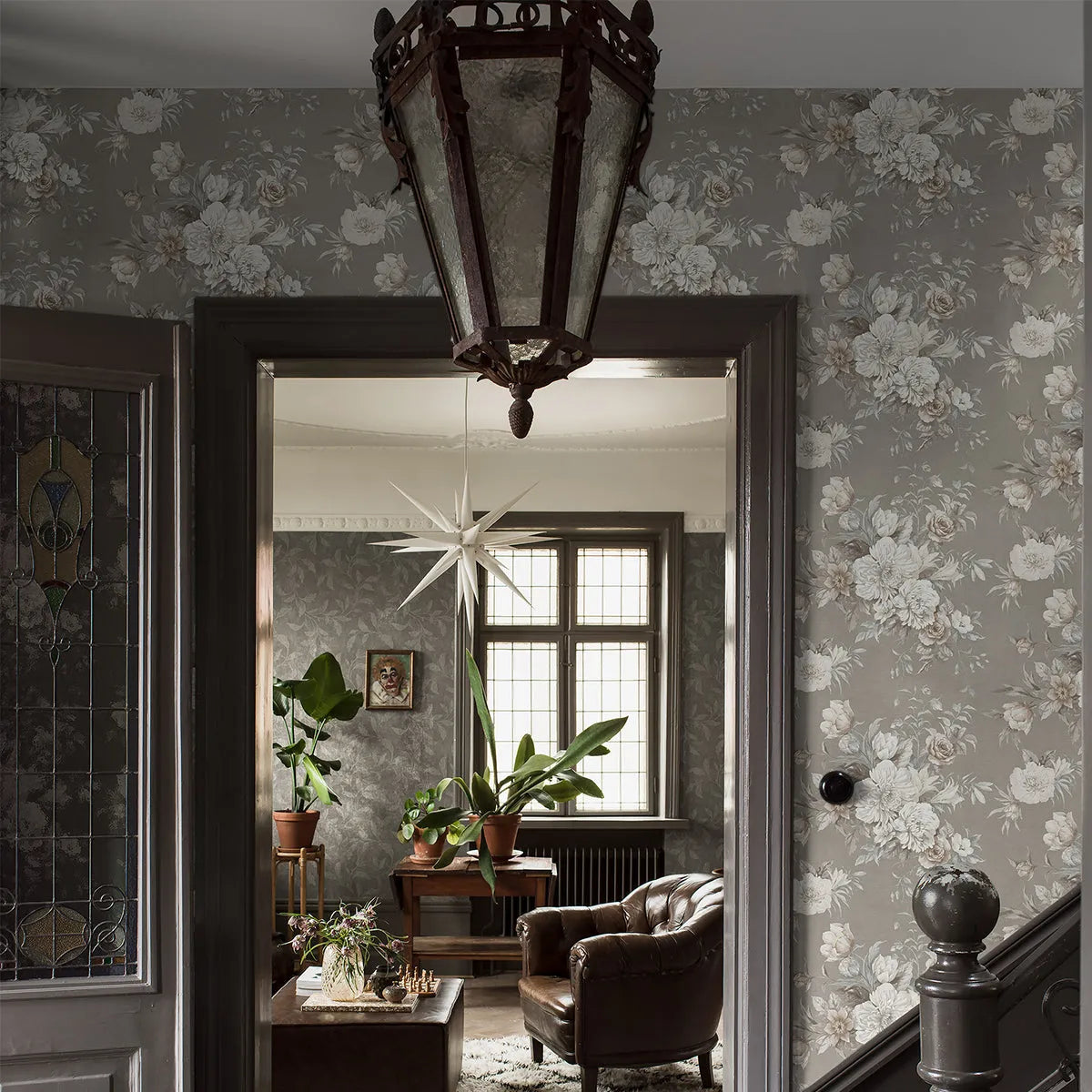 Floral Charm Wallpaper - Borastapeter