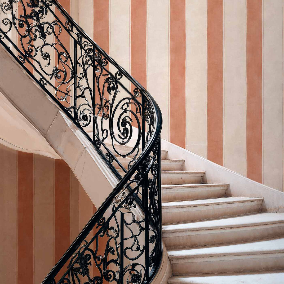 Florentine Stripe Wallpaper - Coordonne