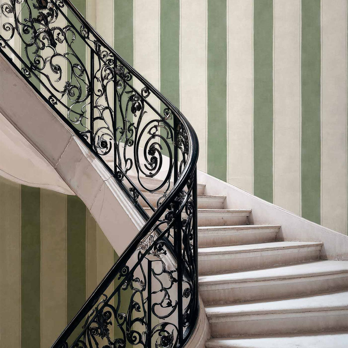 Florentine Stripe Wallpaper - Coordonne