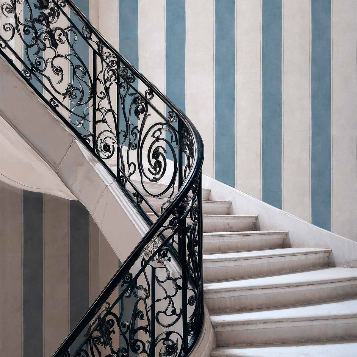 Florentine Stripe Wallpaper - Coordonne