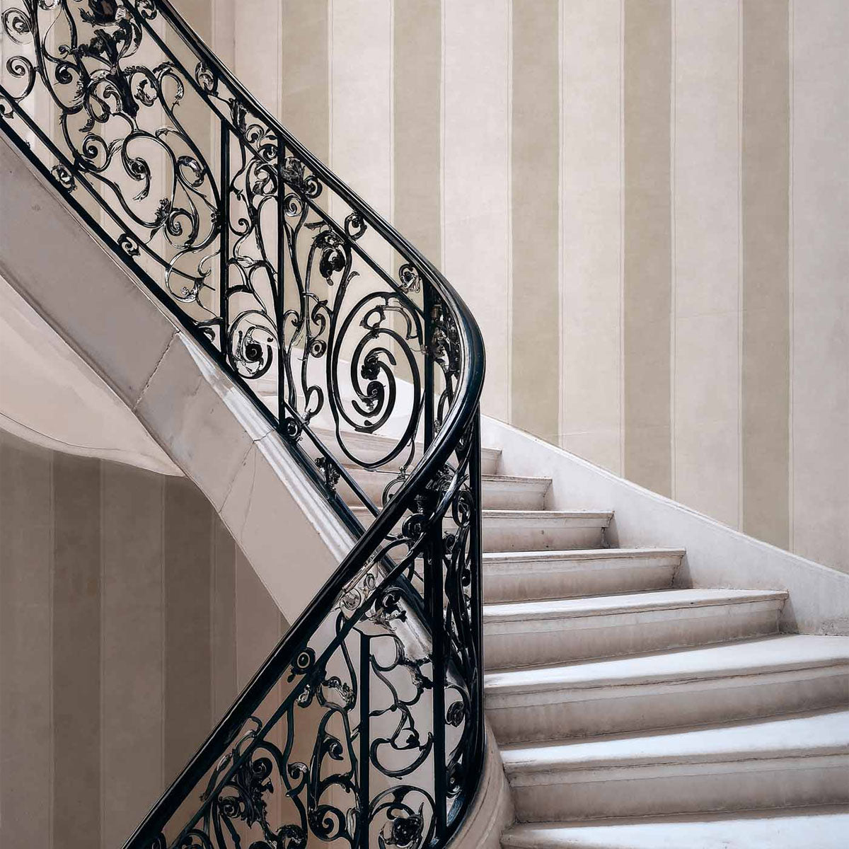Florentine Stripe Wallpaper - Coordonne