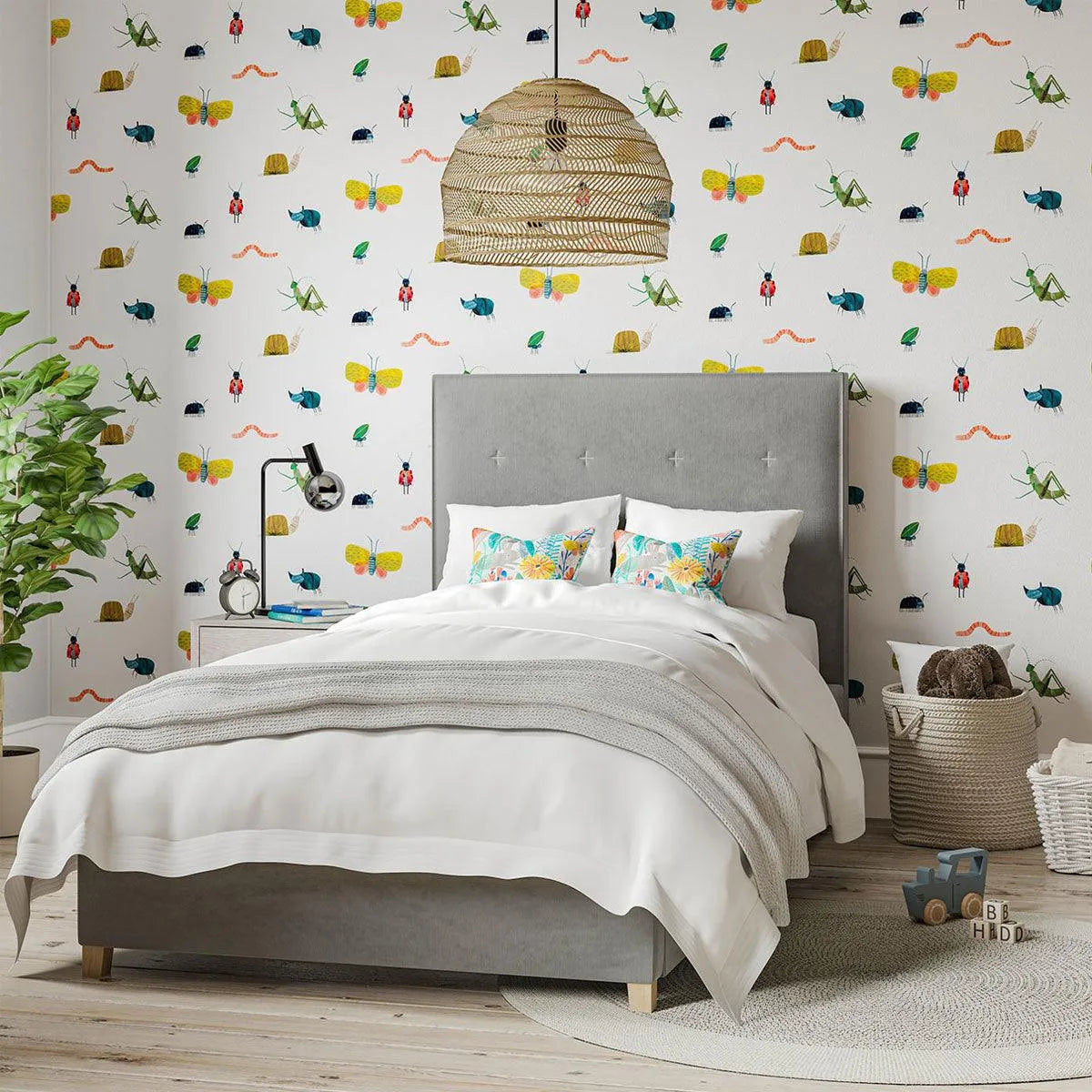 Garden Friends Wallpaper - Harlequin