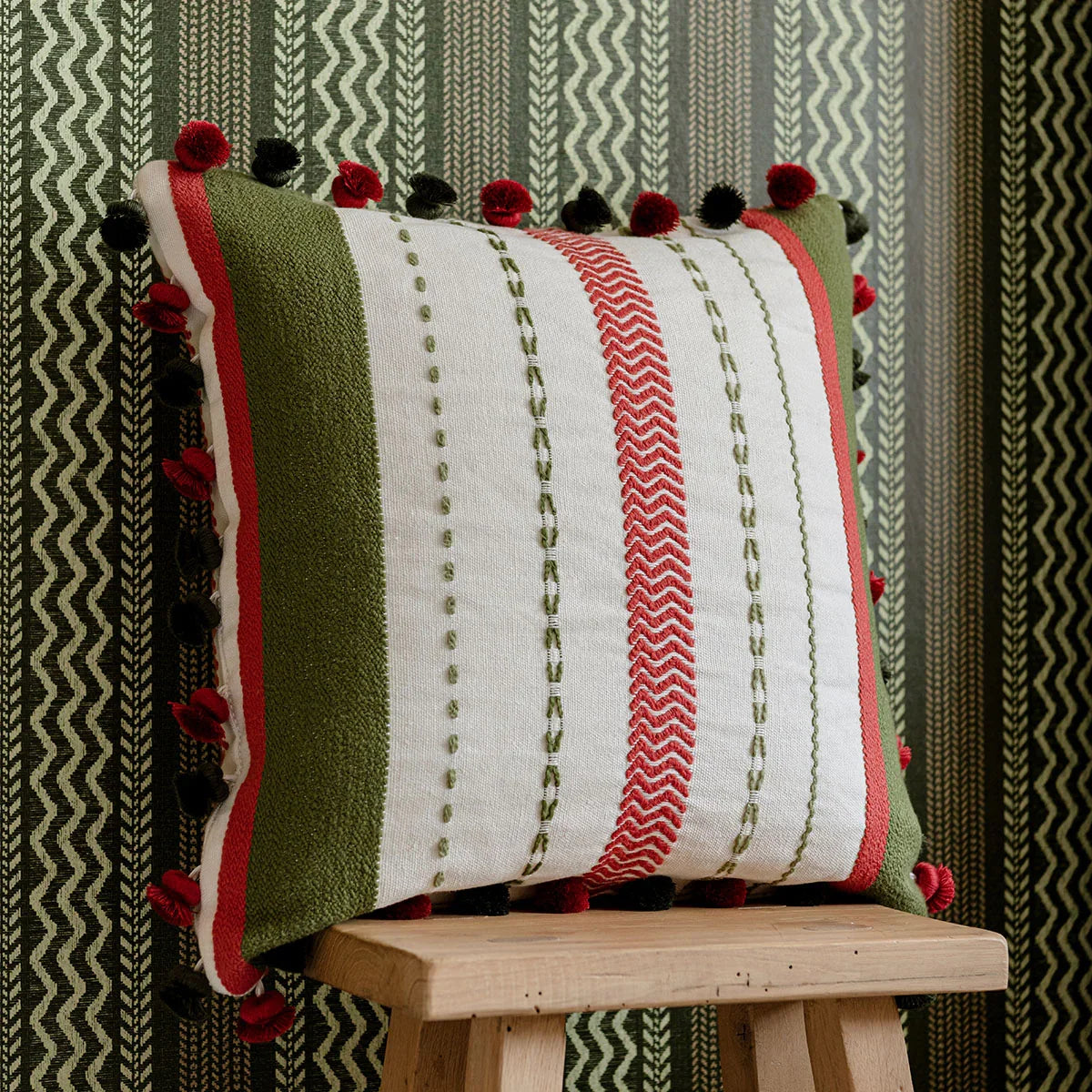 Handwerklich Cushion - Mind The Gap
