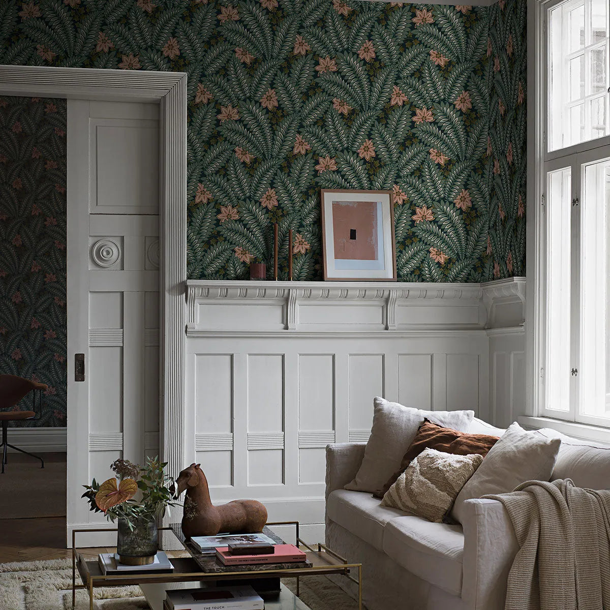 Hidden Ivy Wallpaper - Borastapeter