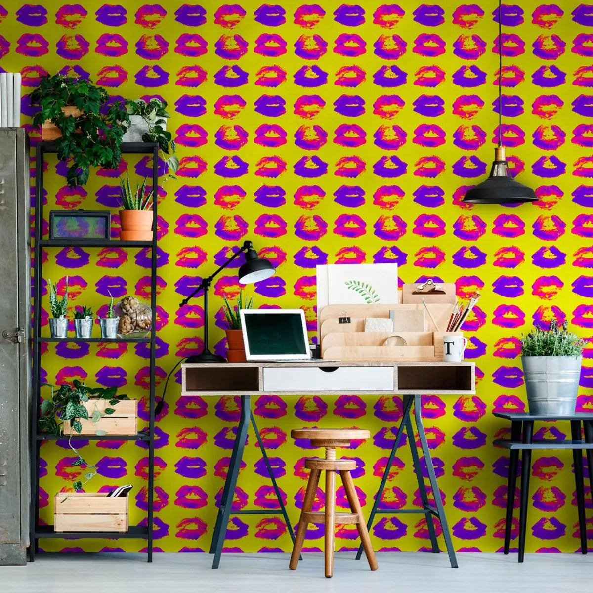 Neon Kiss Wallpaper - Mind The Gap