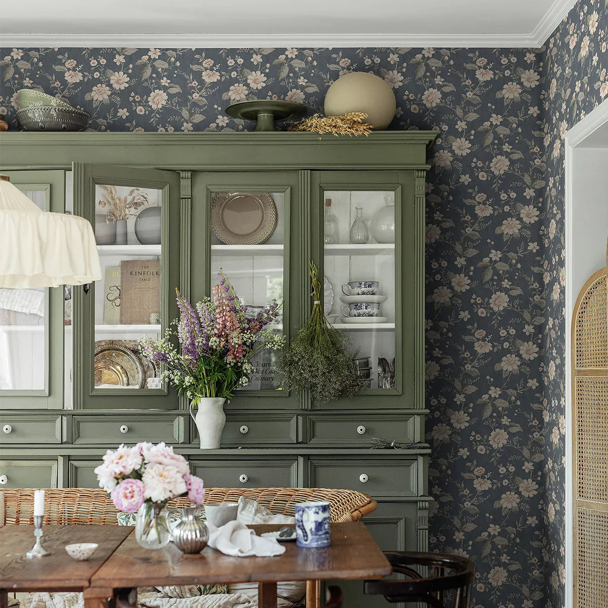 Laura's Cottage Wallpaper - Borastapeter