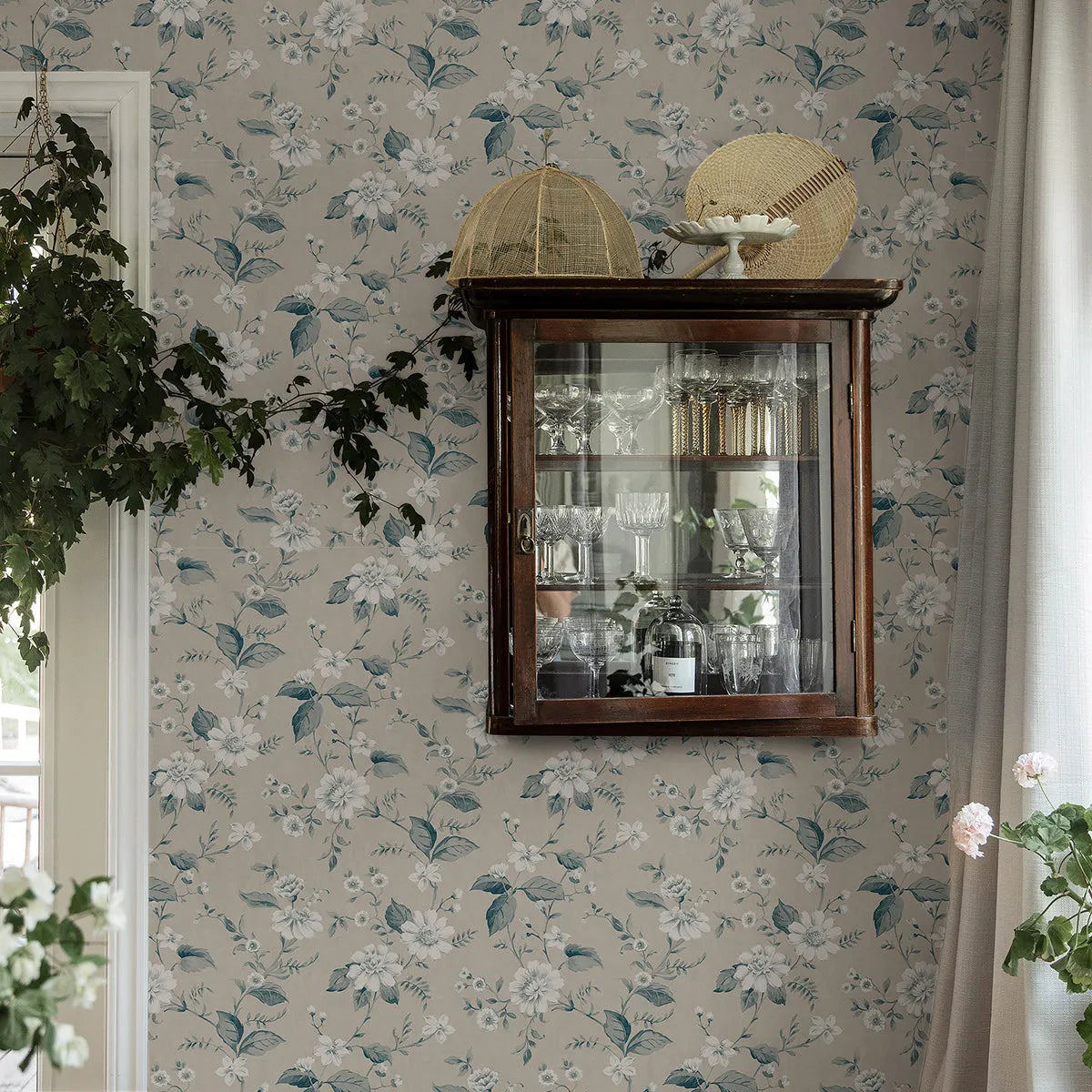 Laura's Cottage Wallpaper - Borastapeter