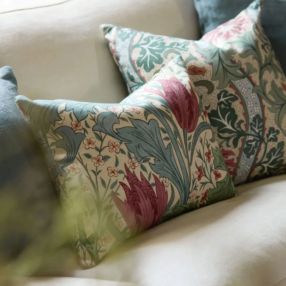 Lent Lily Fabric - Morris & Co