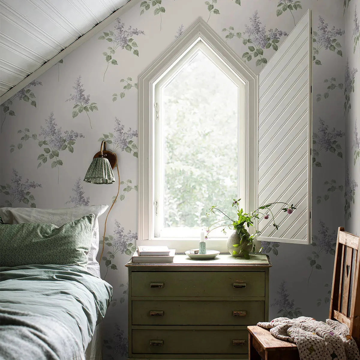Lilacs Wallpaper - Borastapeter