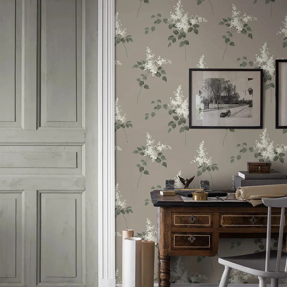 Lilacs Wallpaper - Borastapeter