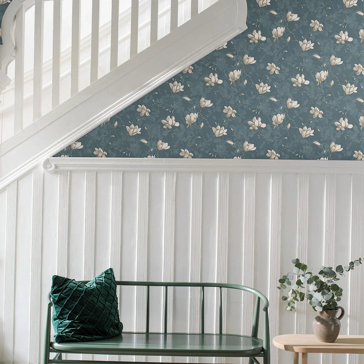 Lily Tree Wallpaper - Borastapeter
