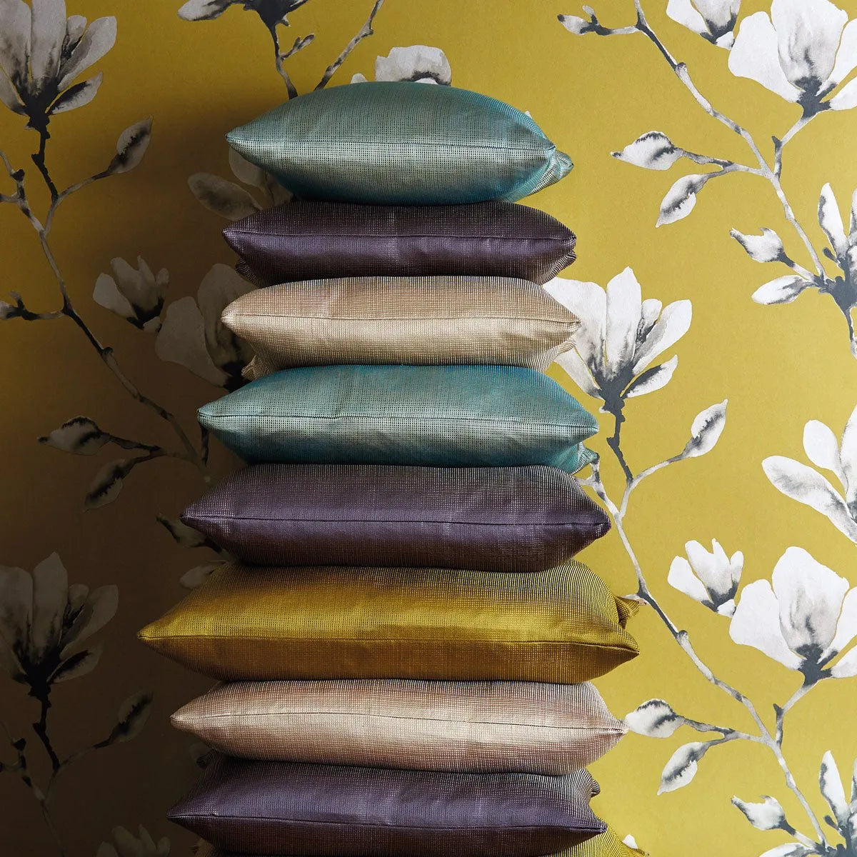 Lotus Wide Width Wallpaper - Harlequin