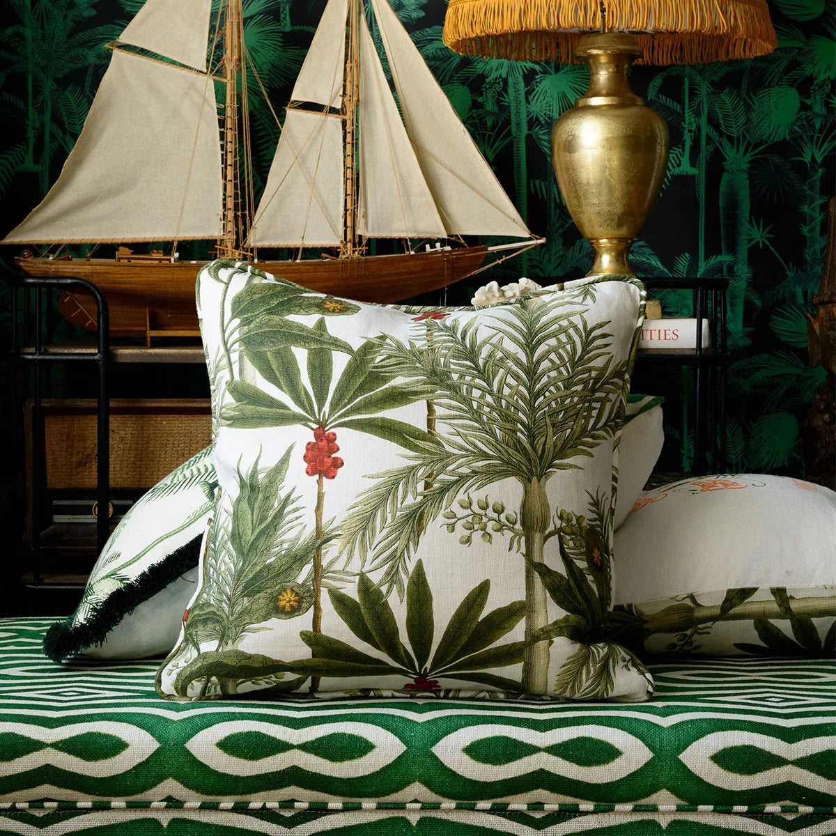 Madagascar Cushion - Mind The Gap