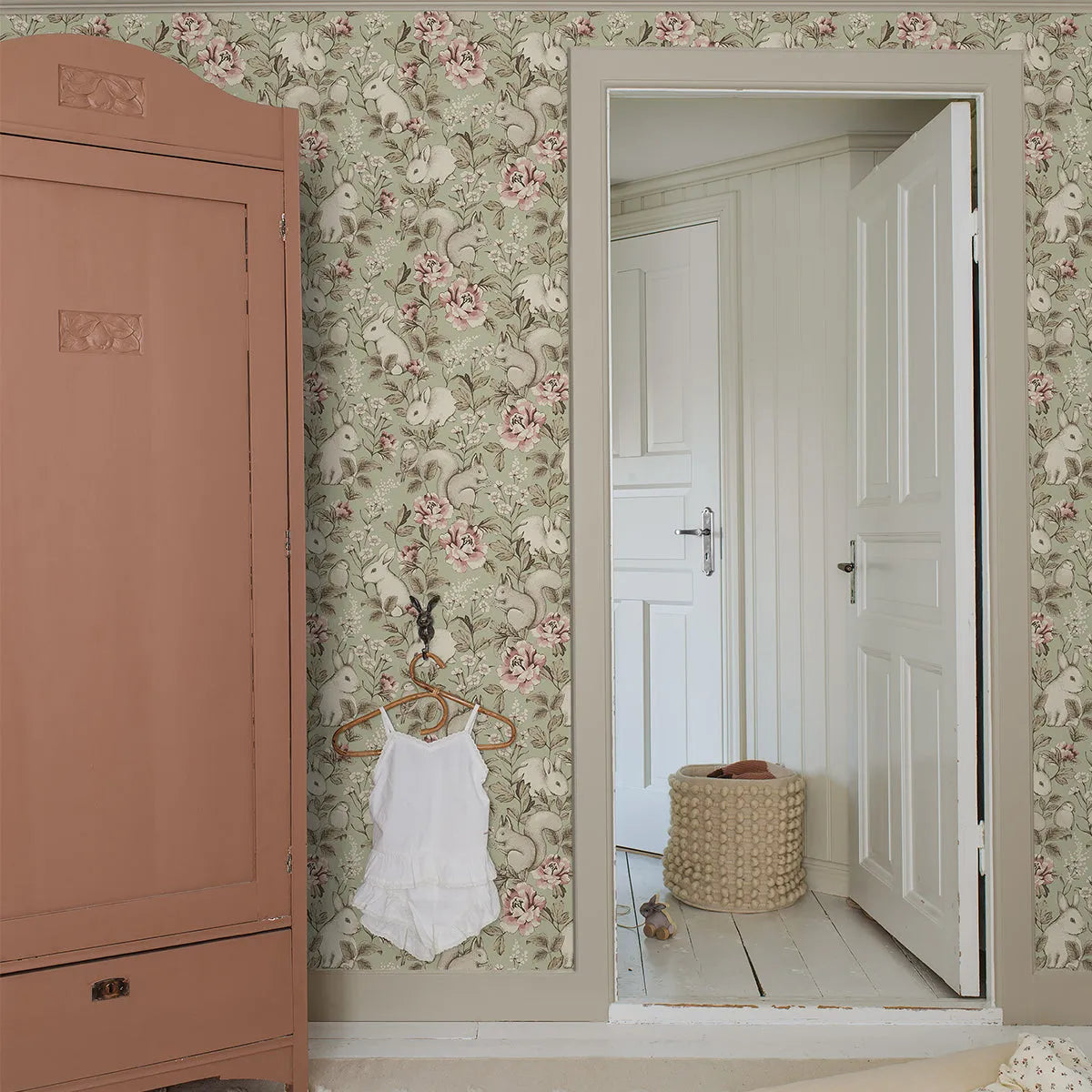 Magic Forest Wallpaper - Borastapeter