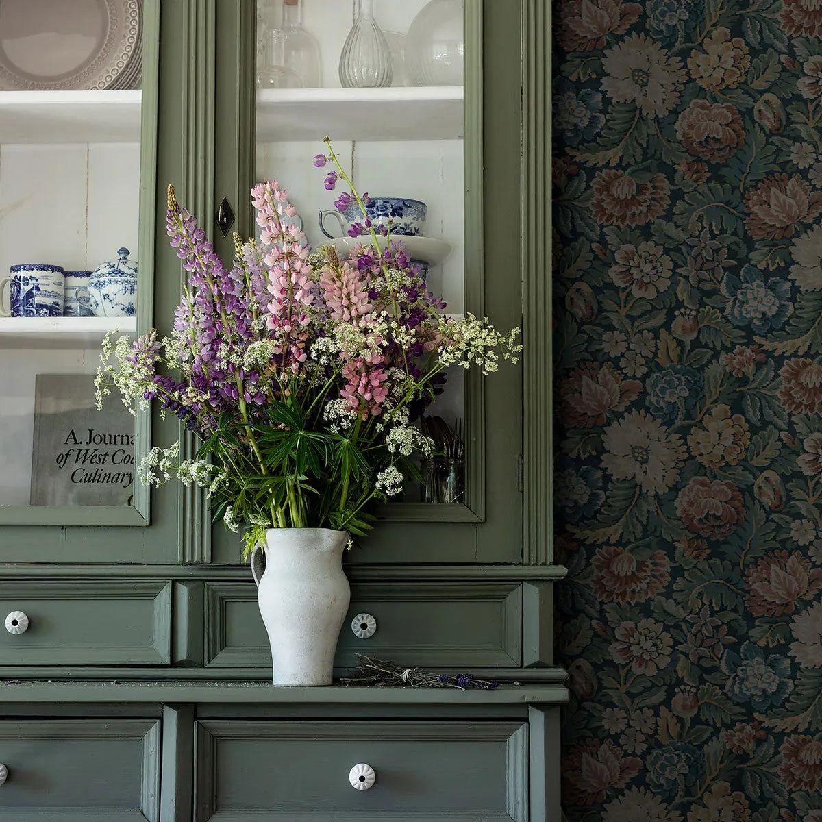 Nightingale Garden Wallpaper - Borastapeter