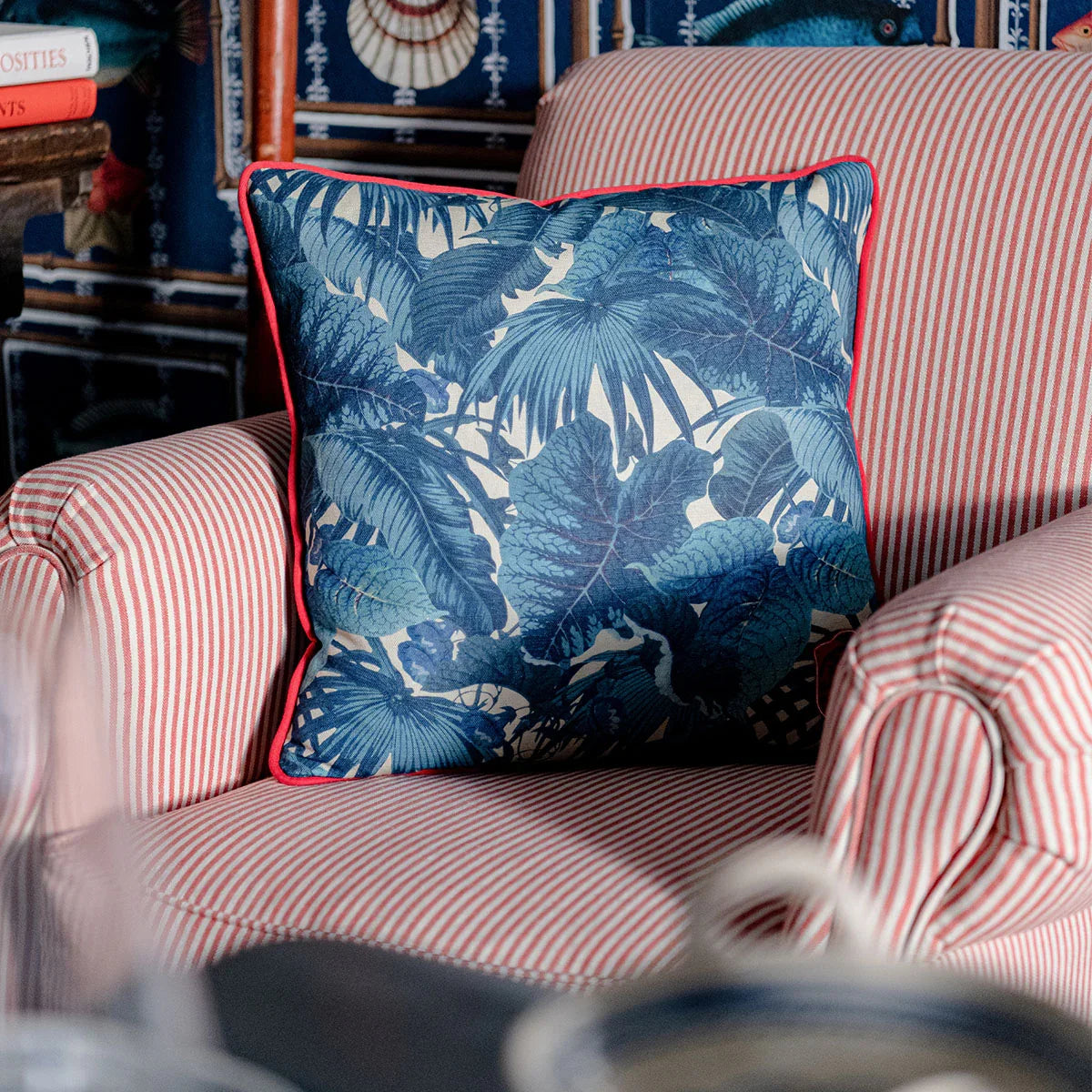 Paradeisos Cushion - Mind The Gap