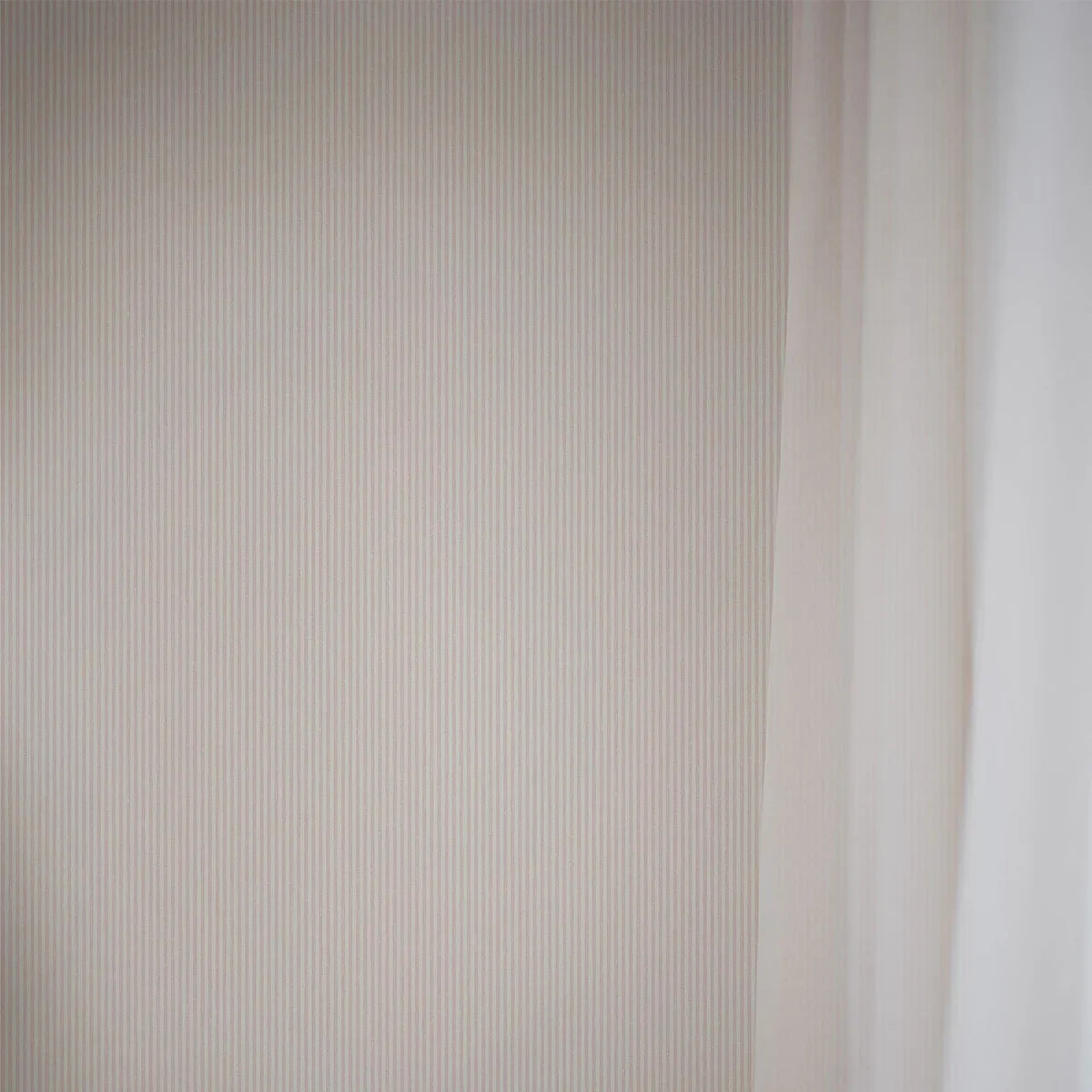 Polka Stripe Wallpaper - Borastapeter