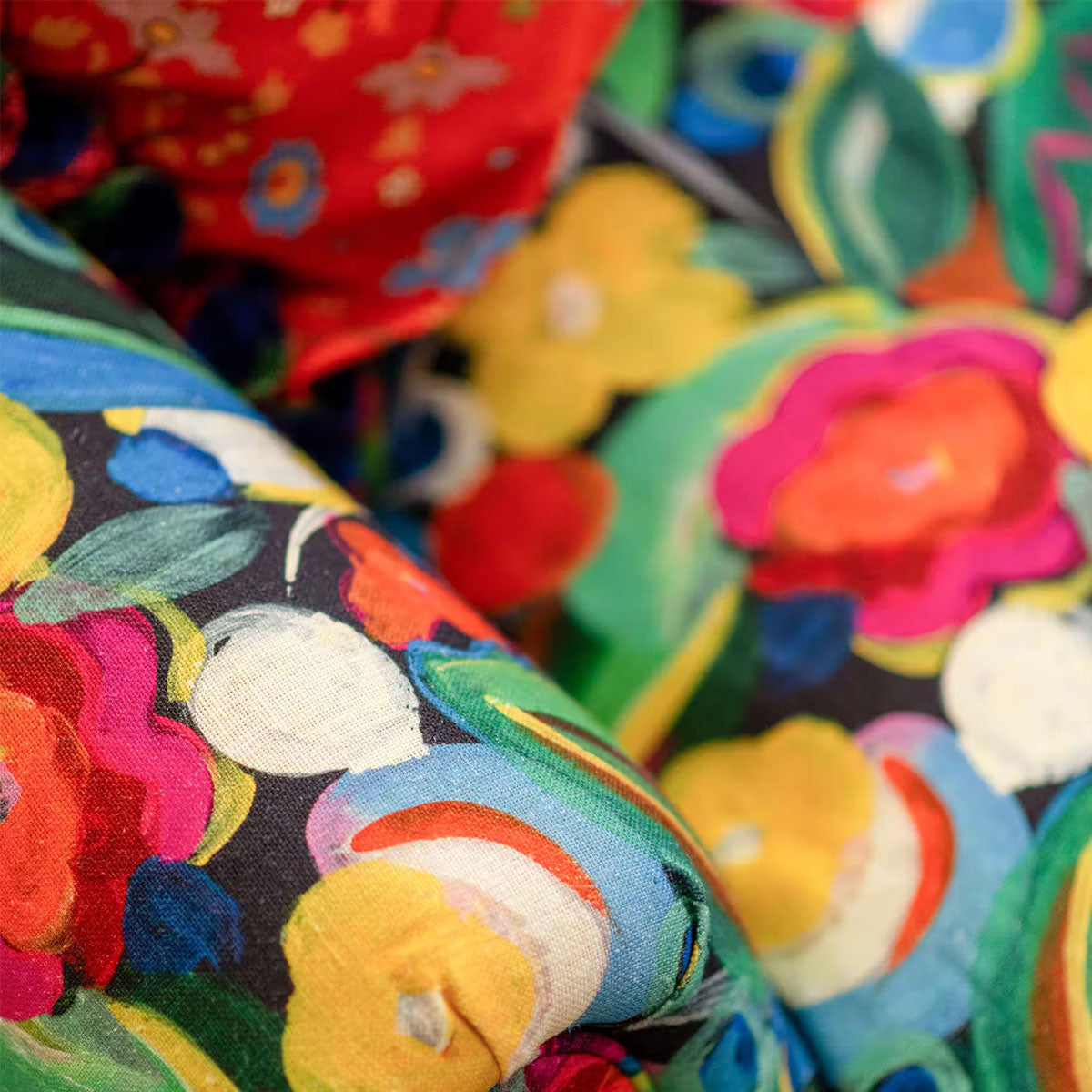 Queen's Garden Fabric - Mind The Gap
