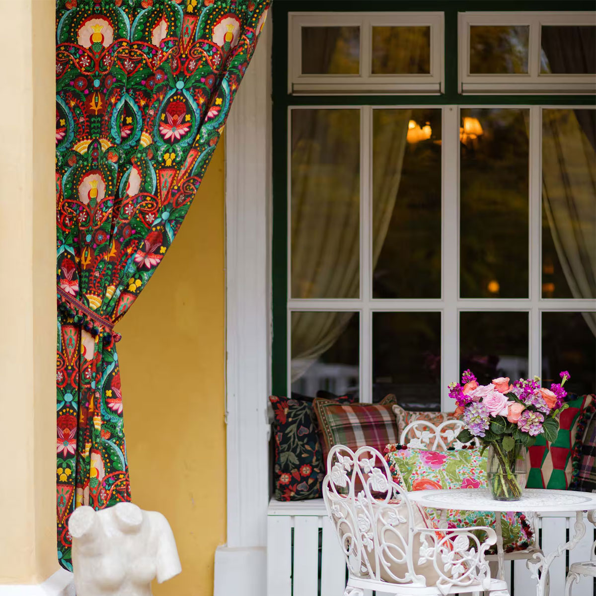 Rosa Mundi Fabric - Mind The Gap