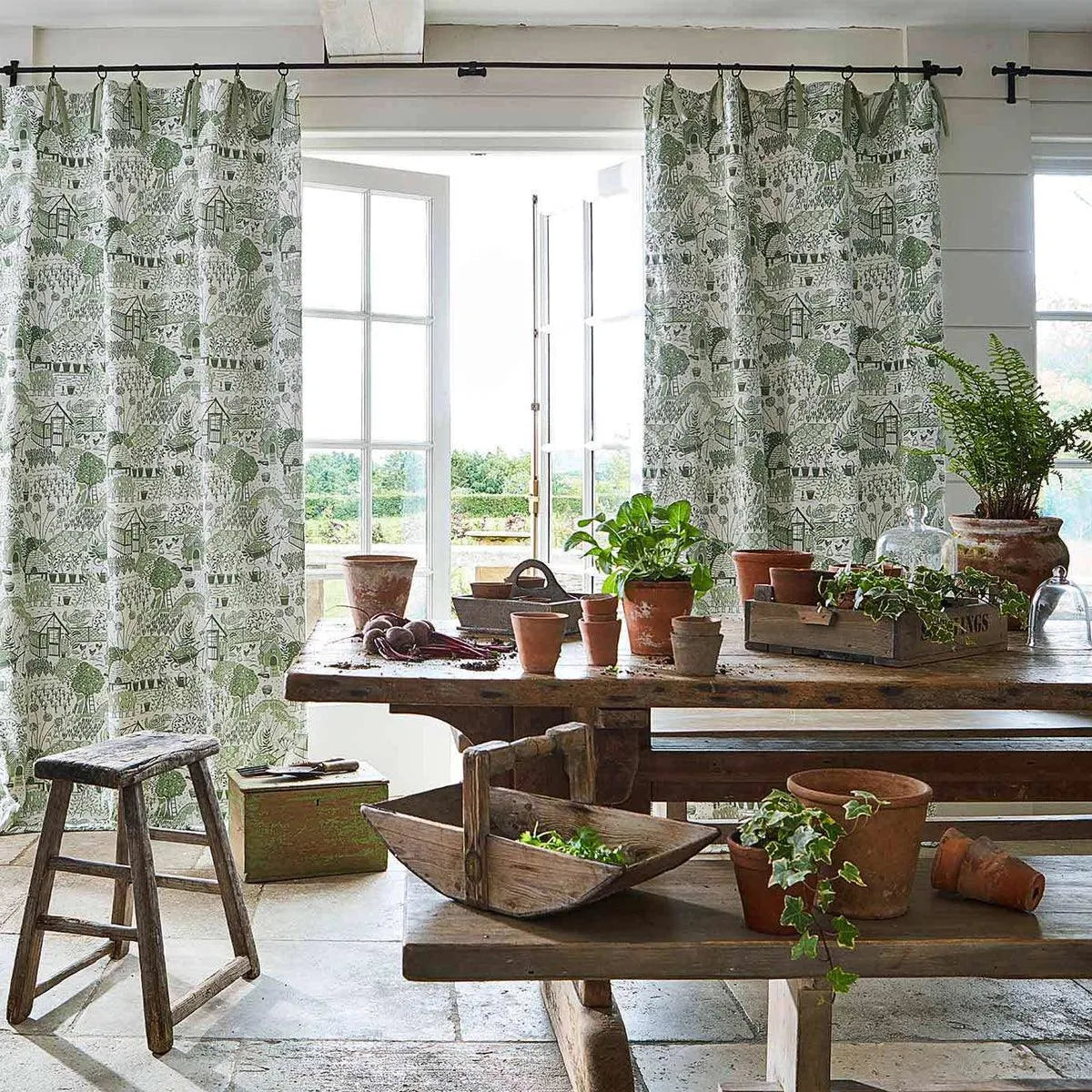 The Allotment Fennel Fabric - Sanderson