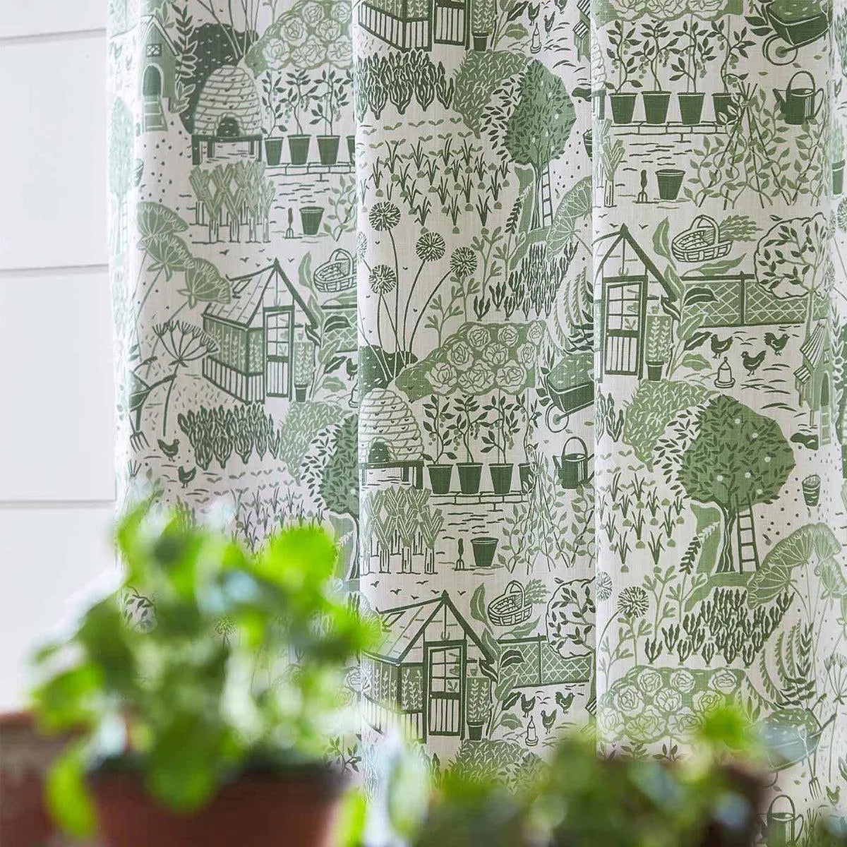 The Allotment Fennel Fabric - Sanderson
