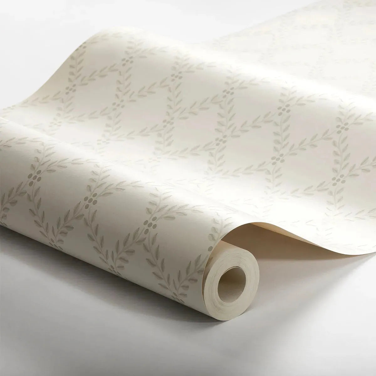 Trellis Leaves Wallpaper - Borastapeter
