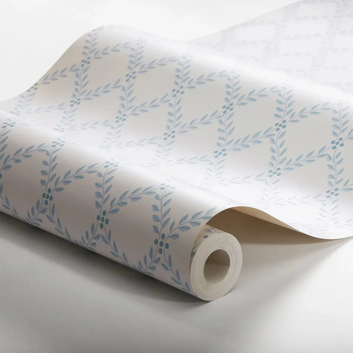 Trellis Leaves Wallpaper - Borastapeter