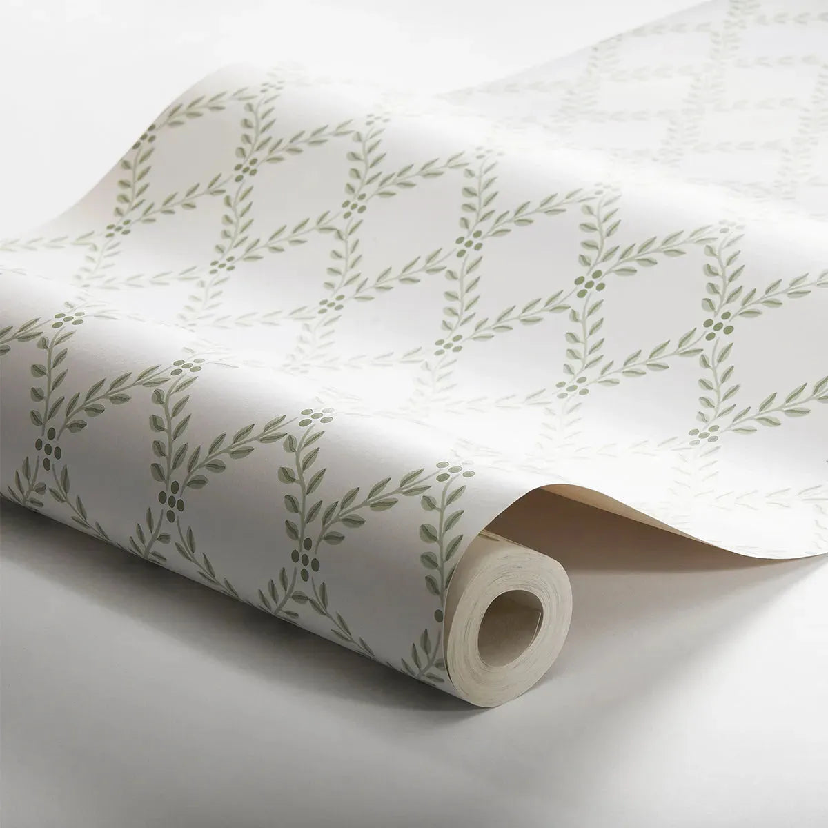 Trellis Leaves Wallpaper - Borastapeter