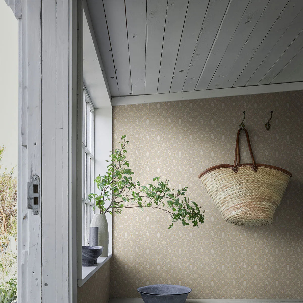 Turtledove Barn Wallpaper - Sandberg