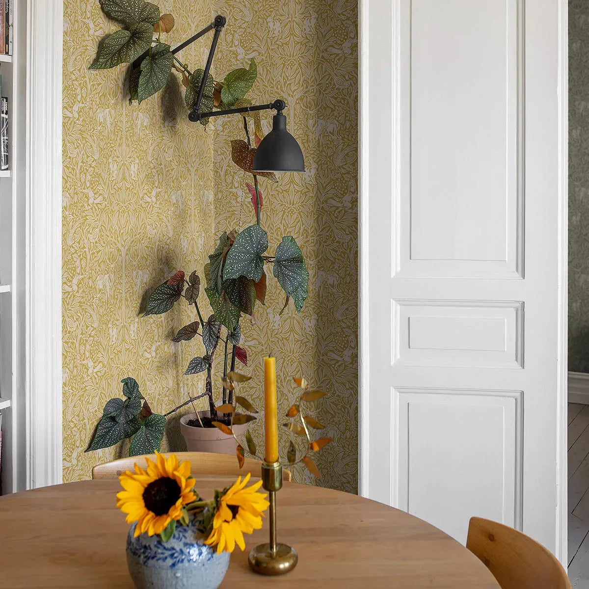 Under The Elder Tree Wallpaper - Borastapeter