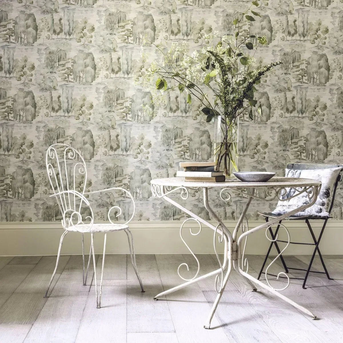 Waterperry Wallpaper by Sanderson, close-up detail
