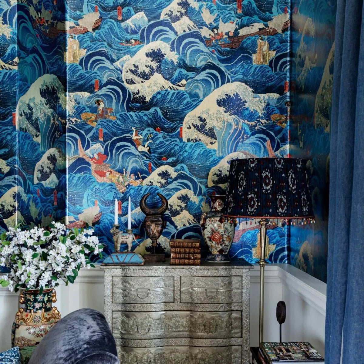 The Former Emperor Metallic Wallpaper - Mind The Gap