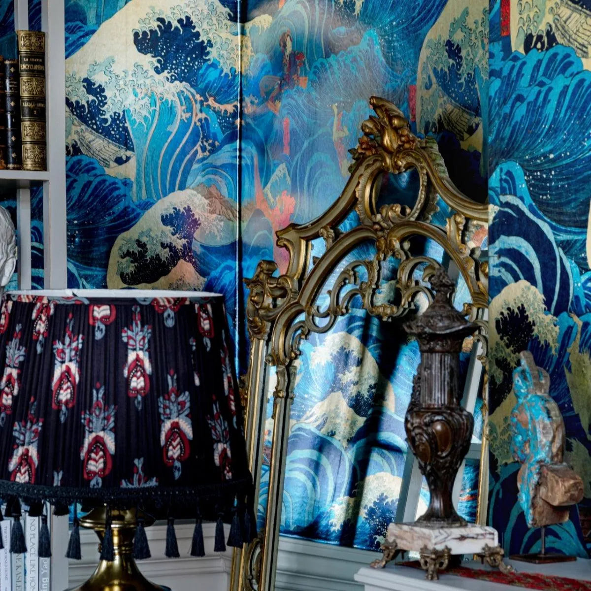 The Former Emperor Metallic Wallpaper - Mind The Gap