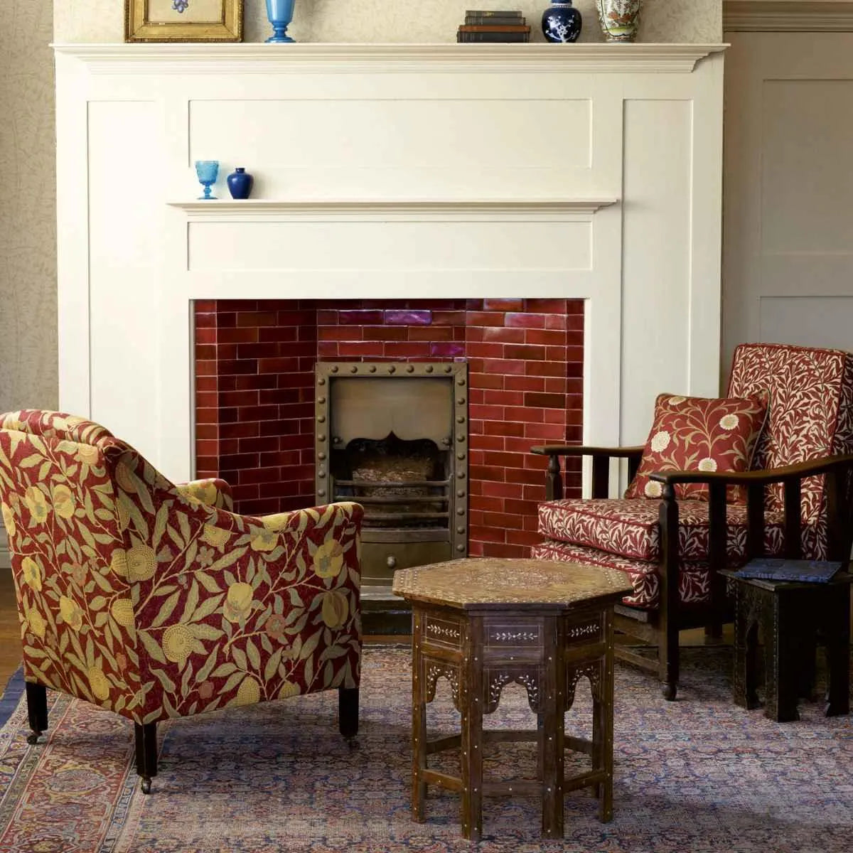 Willow Boughs Crimson/Manilla Fabric - Morris & Co