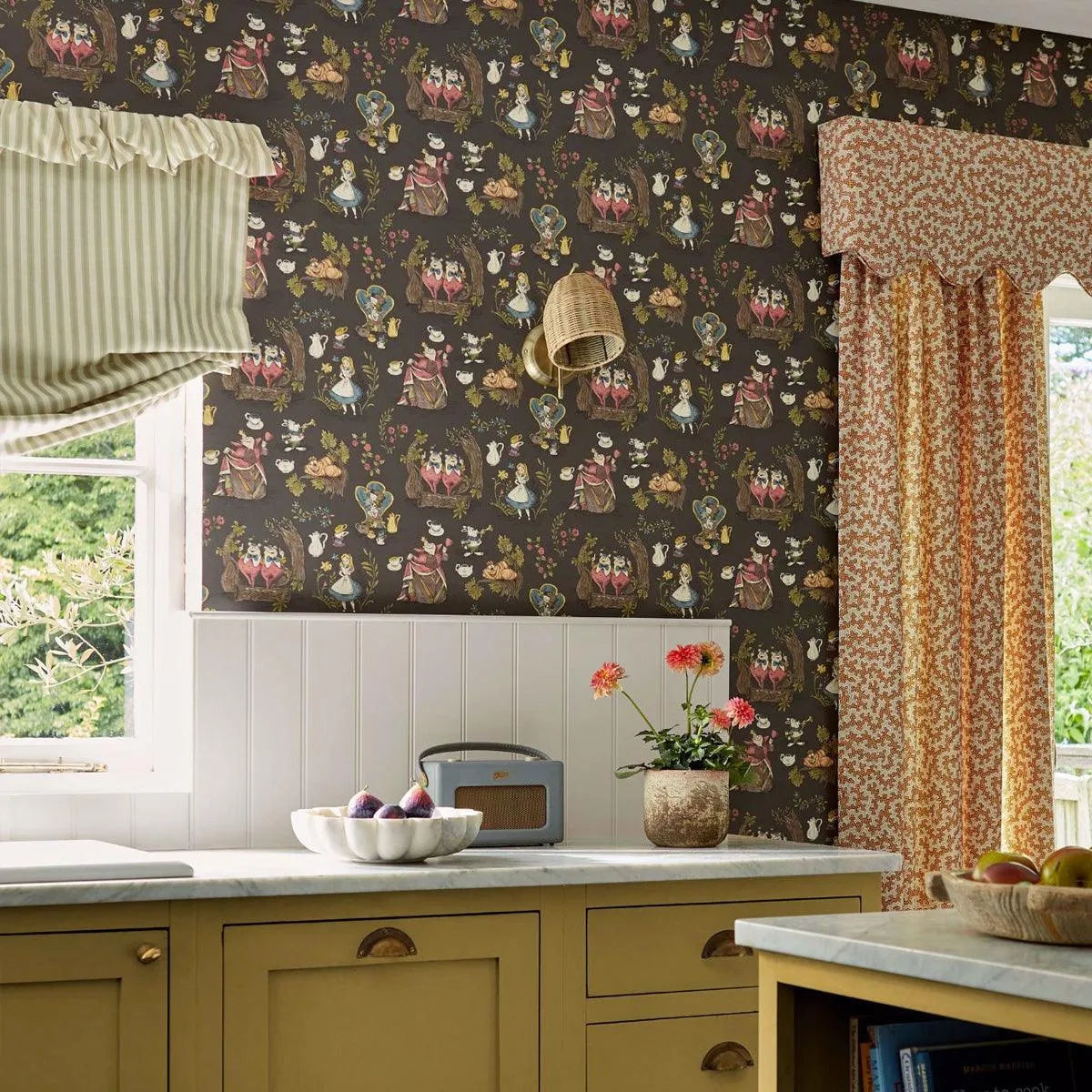 Alice In Wonderland Wallpaper - Sanderson X Disney