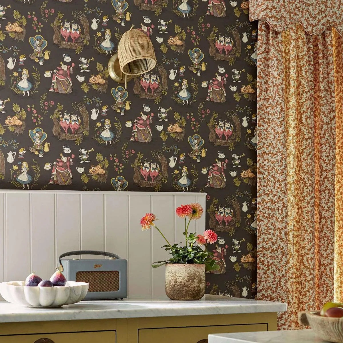 Alice In Wonderland Wallpaper - Sanderson X Disney